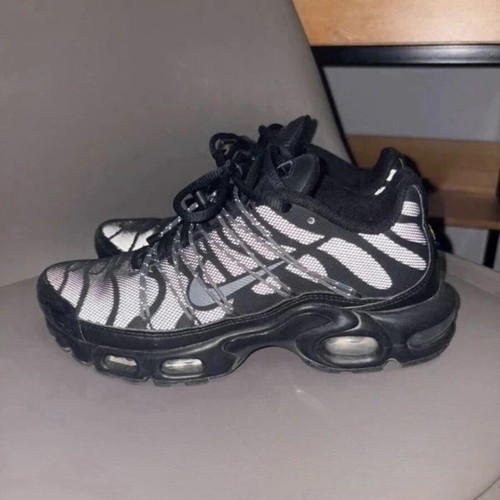 Nike Air Max Utility sneakers used, black metallic platinum reflective, size 39