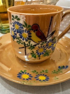 Decorative miniature cups like new
