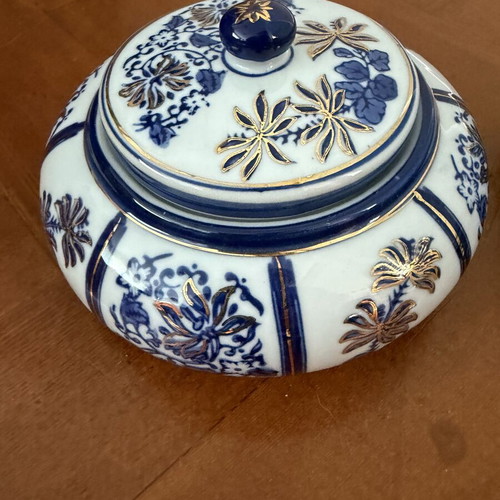 Decorative bowls with lids like new, set of 2