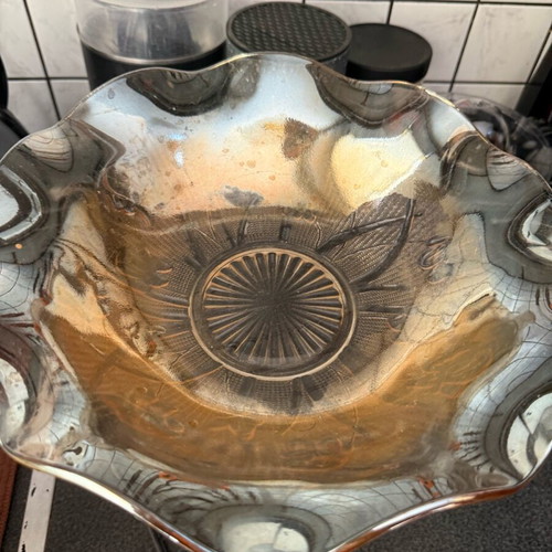 Glass serving dish with wavy edge like new