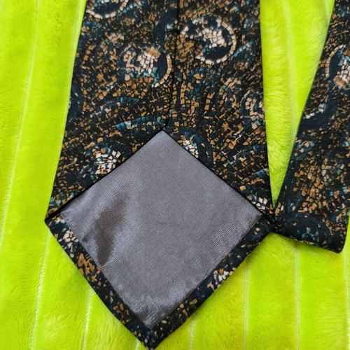 Men's Italian silk tie like new