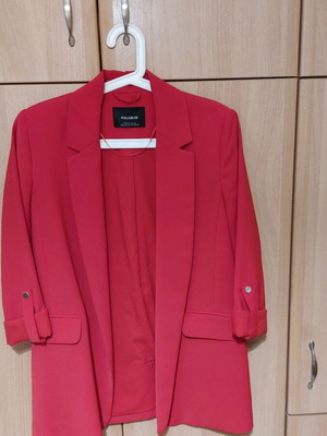 Red blazer Pull & Bear like new, size M