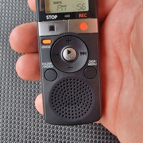 Olympus VN-7700 Digital Voice Recorder 2GB memory like new