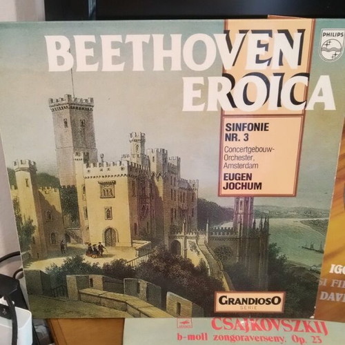 Vinyl records like new, pack of 3, Beethoven and Tchaikovsky classical music