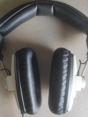 Beyerdynamic DT 100 επαγγελματικά ακουστικά studio 400 Ohm σαν καινούργια ενσύρματα