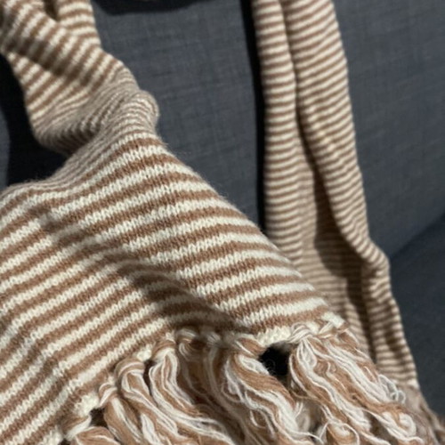 Striped scarf like new, beige