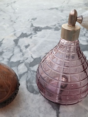 Decorative glass bottles vintage, set of 2, like new