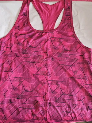 Sports top pink like new, size XL