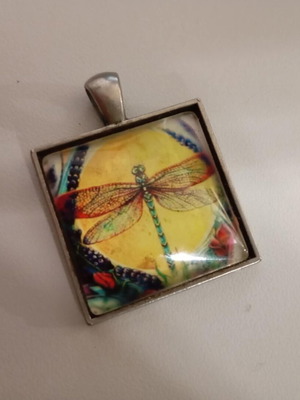 Pendant with dragonfly used, multicolored