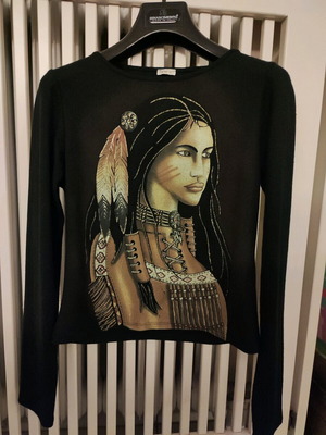 Native women's blouse small size black like new
