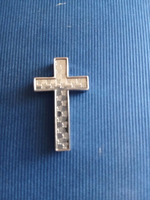 Cross 316L stainless steel with embossed butterfly pattern, like new, gift pendant