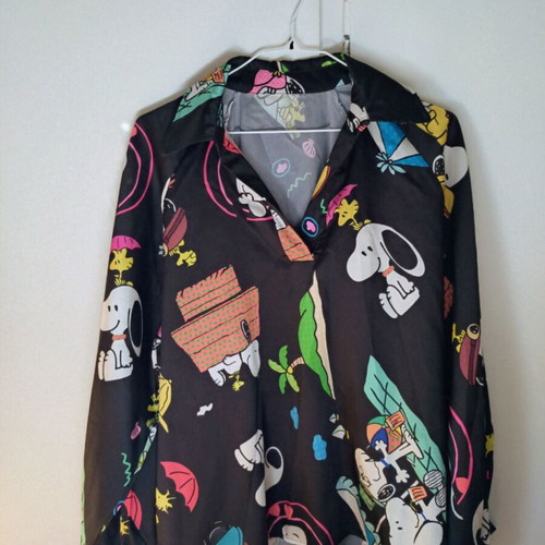 Blu Royal Snoopy shirt like new, black multicolor print