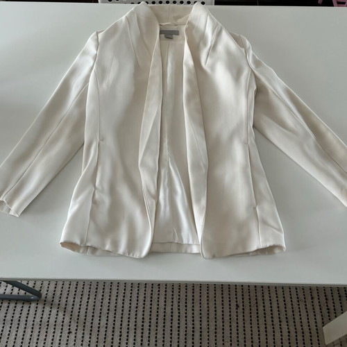 H&M white blazer used, size 34 fits size 36