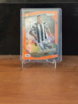 2025 Panini Prizm FIFA Kiril Despodov Orange 125 PAOK card