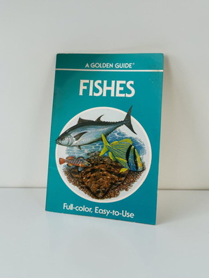 Fishes A Guide to Fresh and Salt Water Species like new, English