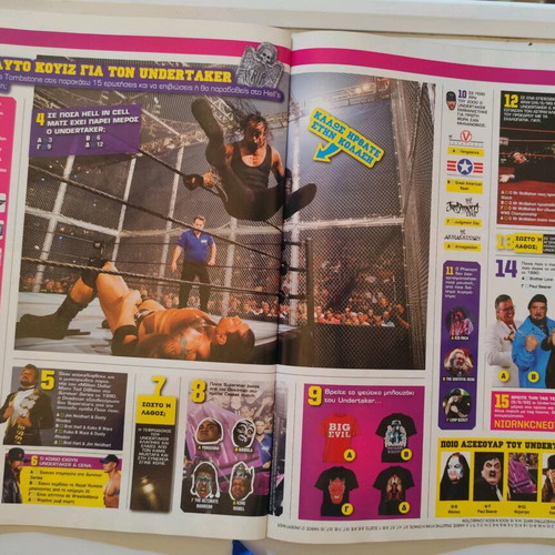 WWE magazines like new, 4 issues July-November 2009