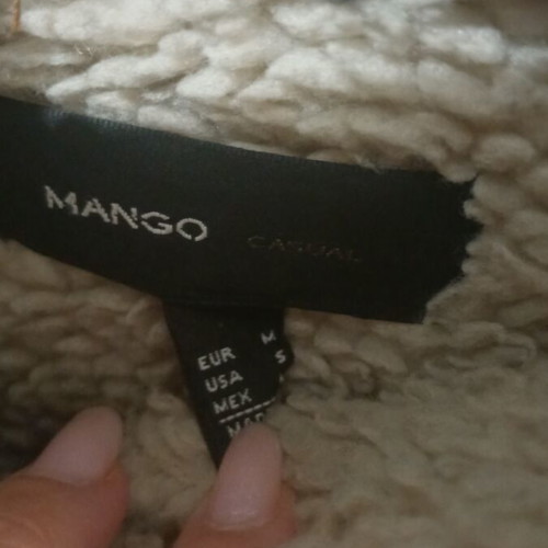 Mango warm brown and white coat, size M