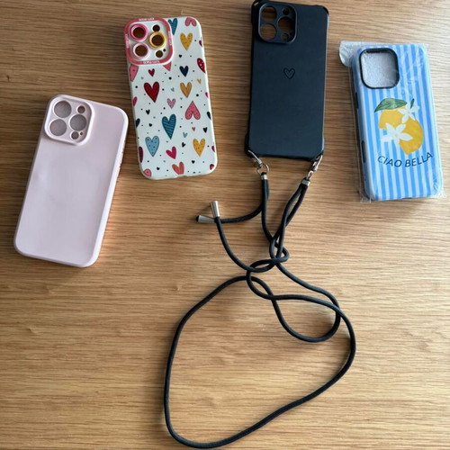 iPhone 16 Pro Max cases like new, pack of 4