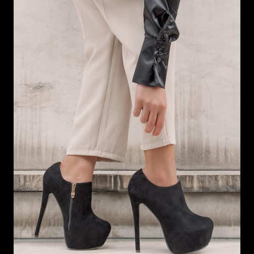 Black high heel ankle boots with 15cm stiletto heel like new, size 38