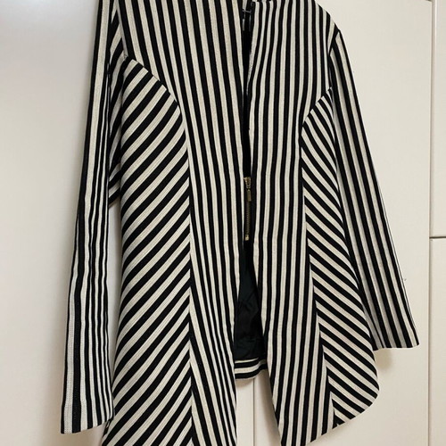 Pirouette jacket new, size M, black and white