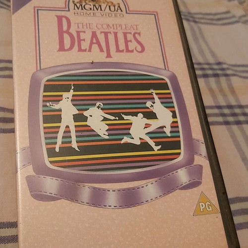 The Compleat Beatles Clamshell VHS tape like new, MGM Music 1986
