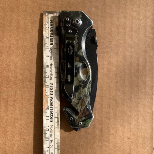 Kershaw folding knife used with blade lock