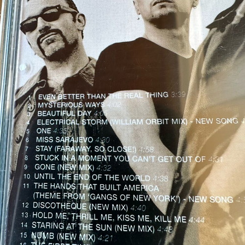 U2 pack 2 CDs and 1 DVD like new, rock