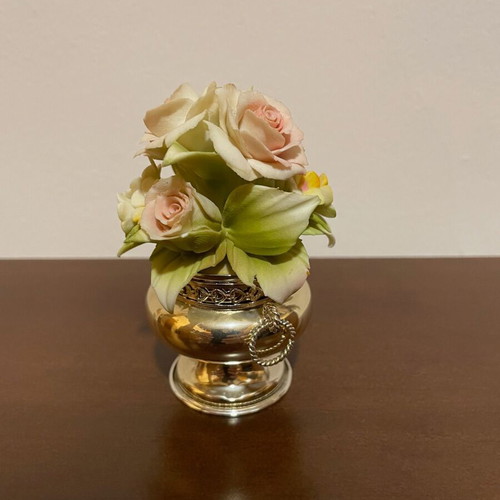 Vintage Capodimonte vase with flowers, new, 10 x 7 cm