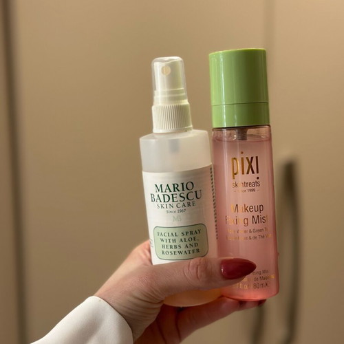 Set facial spray like new with Pixi and Mario Badescu