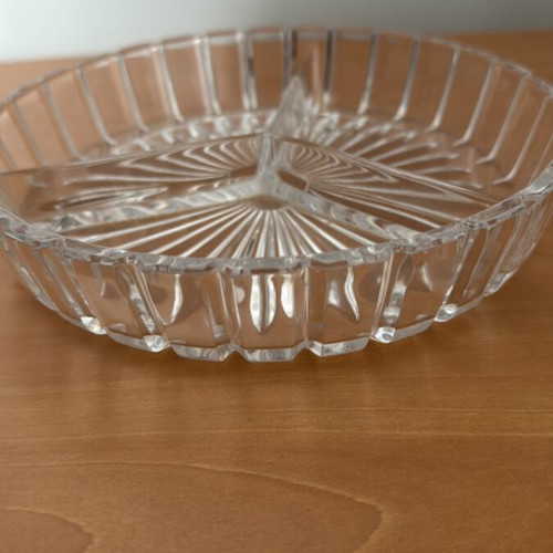 Crystal plate for nuts like new