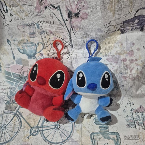 Stitch keychain set like new