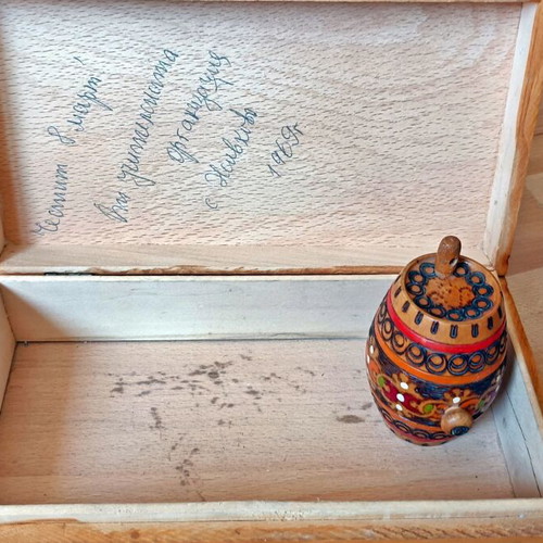Vintage jewelry box with small jar, used, very good condition