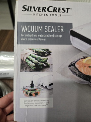 Vacuum Sealer like new