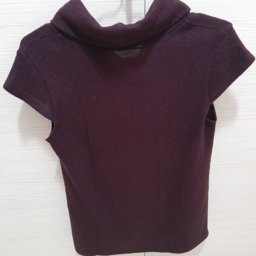 Borno sleeveless shirt like new, black and red, size L