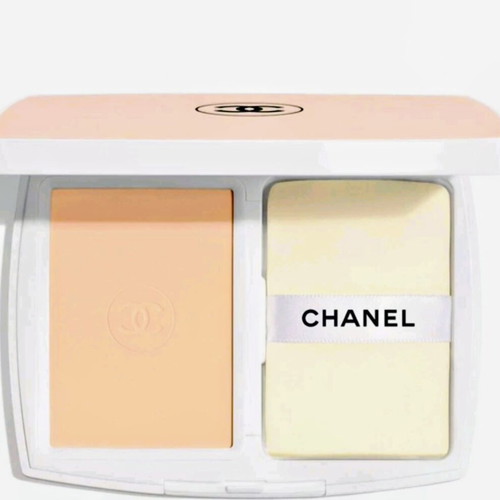 Chanel Le Blanc Brightening Compact Foundation SPF 25 new
