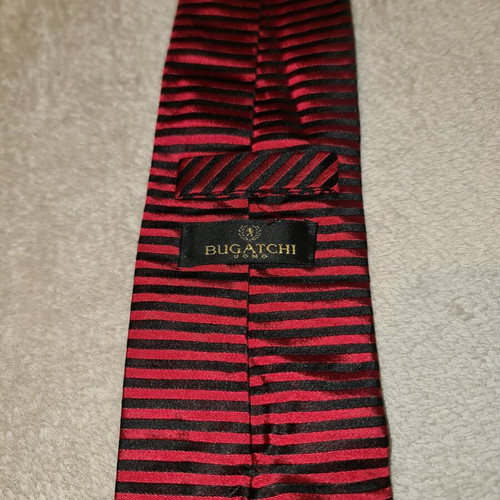Vintage Bugatchi UOMO silk tie like new