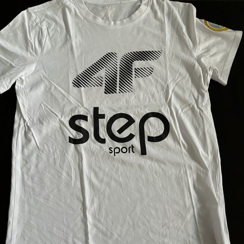 4F Step Sports T-shirt like new, white, size L, collectible