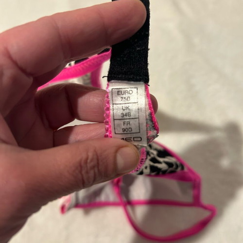 Med women's bra like new with fuchsia straps size 75B