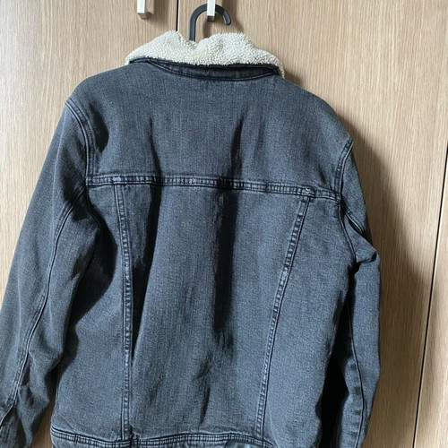 Men's Sherpa-lined Hollister denim jacket like new, black, size XS