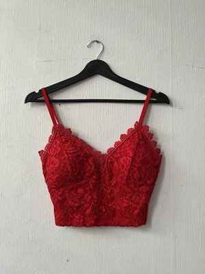 Crop top size M like new, red