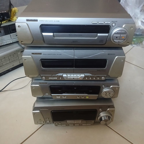 Technics SO EY 590 sound system, set of 4 units without speakers and remote