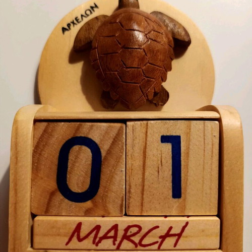 Wooden desk calendar new with Archelon turtle design