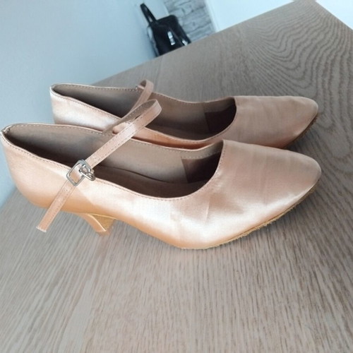 Dance shoes size 37, gold
