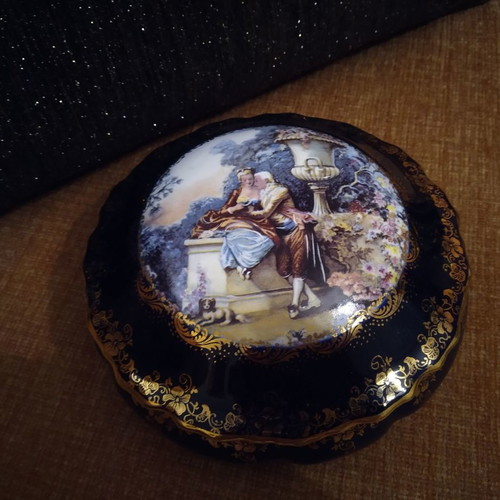 Limoges porcelain fontaineira new with 22 ct gold hand-painted