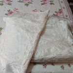 Bridal quilt unused with 2 pillowcases
