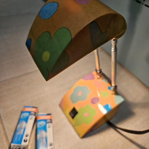 Table lamp like new, modern, height adjustable
