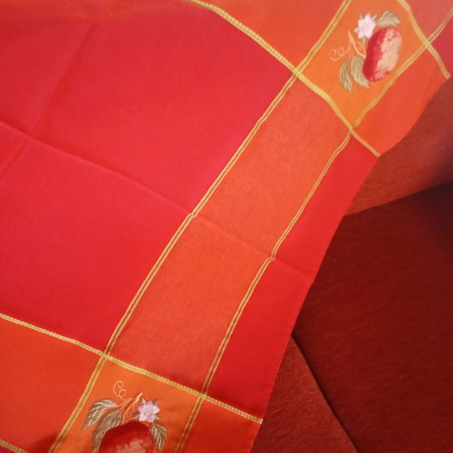 Tablecloths, set of 2, embroidered fruit and floral designs