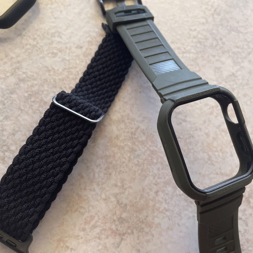 Apple Watch Series 5 44mm with charging cable, straps and screen protectors