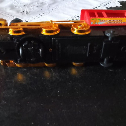 Toy train 2001 collectible like new