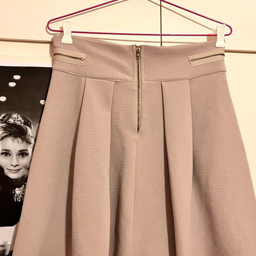 A-line skirt like new, size Large, beige and gray